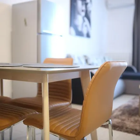 Apartament De Silva 19 *